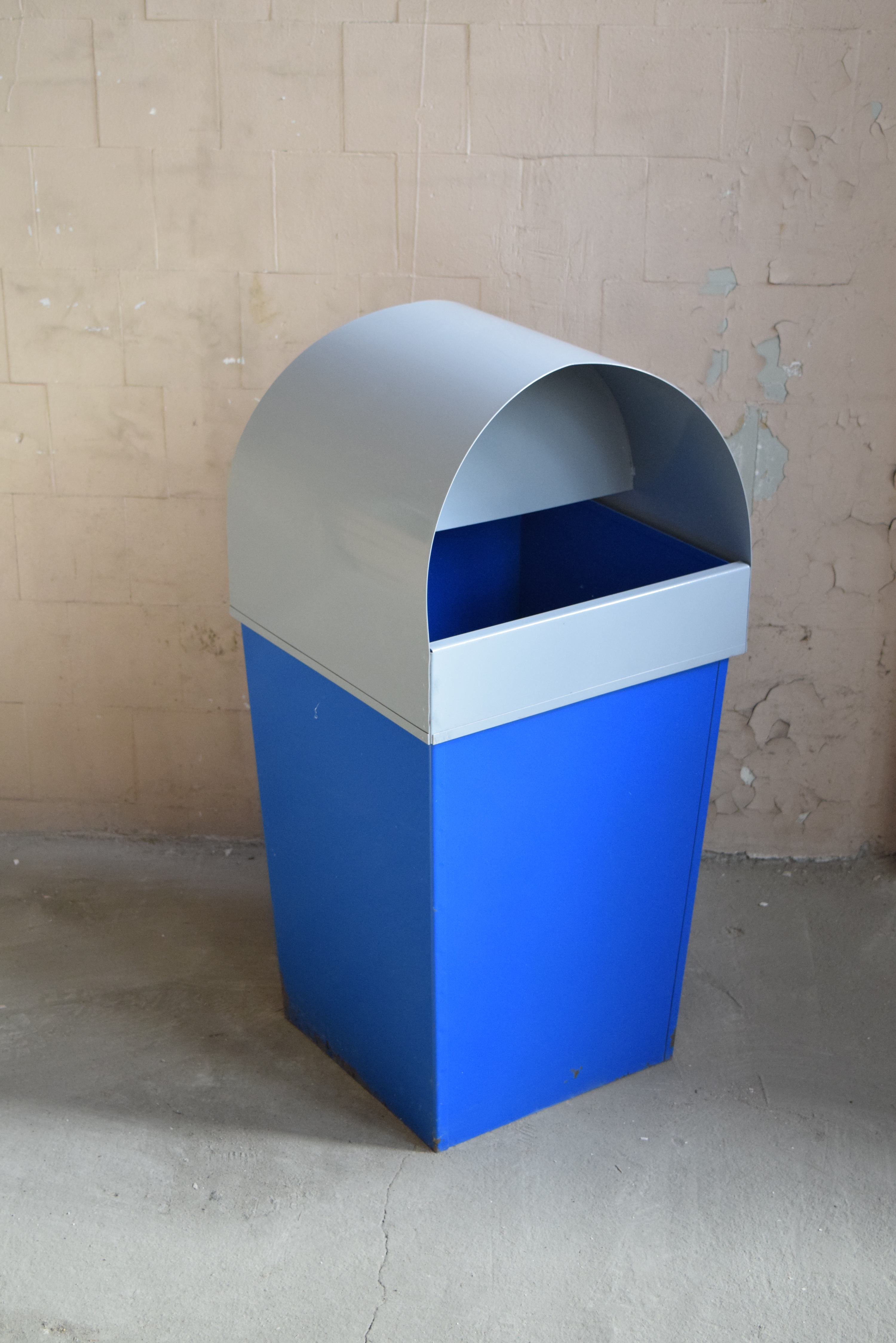 Урна для мусора мусорка уличная Руслан 2 низкая синяя