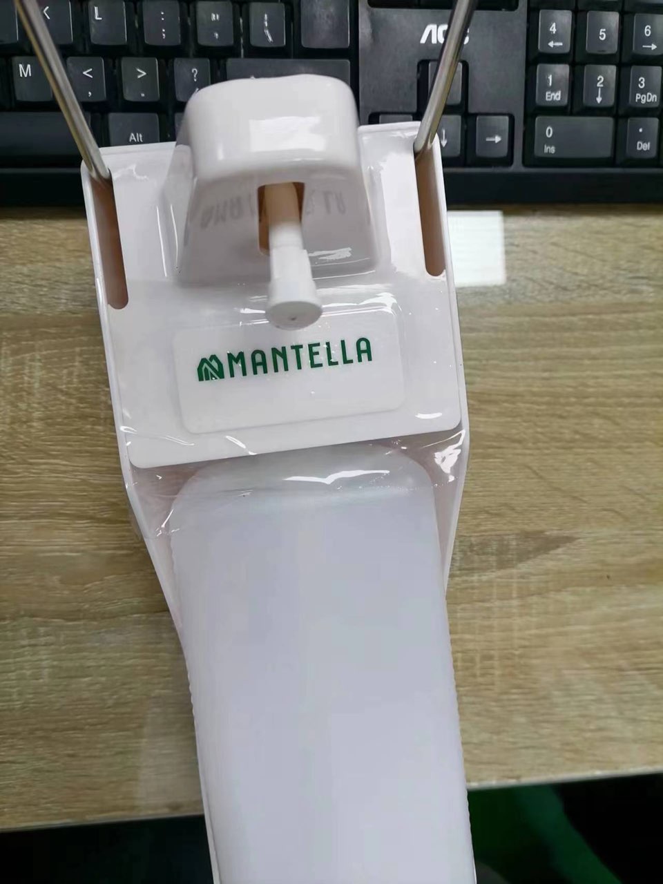 Локтевой дозатор диспенсер для антисептика, 1000 мл, 1 л литр Mantella СПРЕЙ